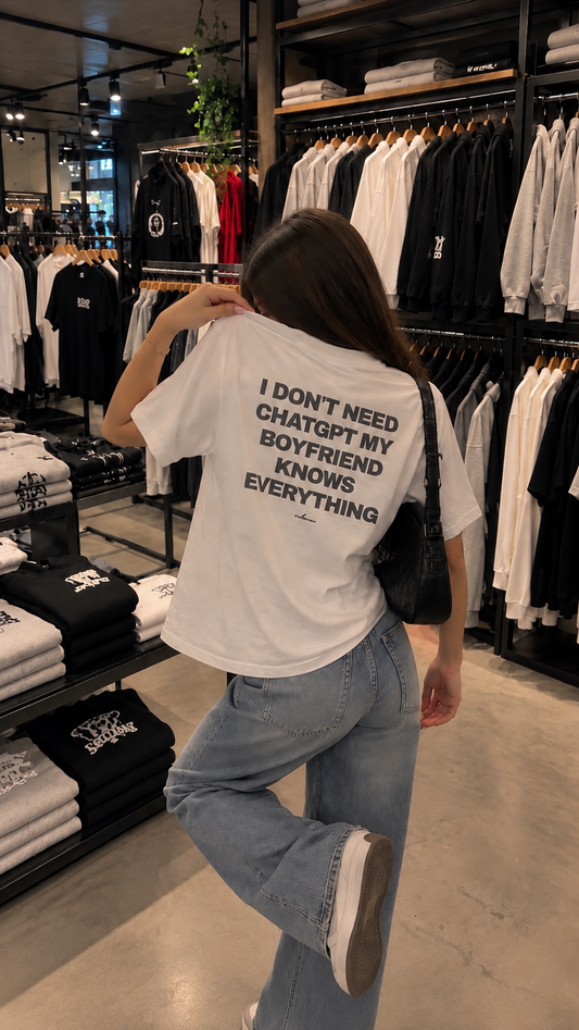 MY BOYFRIEND KNOWS EVERYTHING